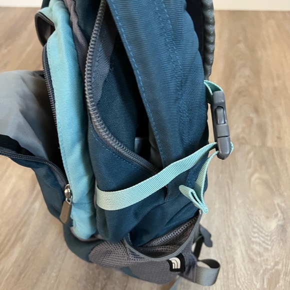 Northface backpack Light Blue multi-colors - Picture 9 of 10